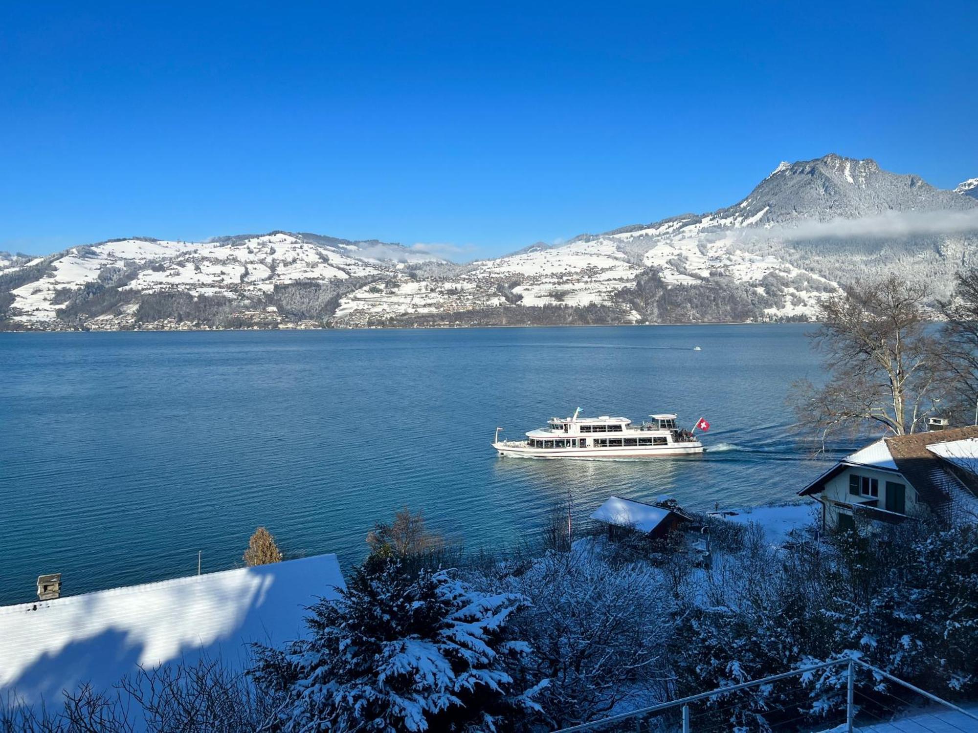 Wohnung Mit Grossartiger Seesicht Und Balkon Spiez Kültér fotó