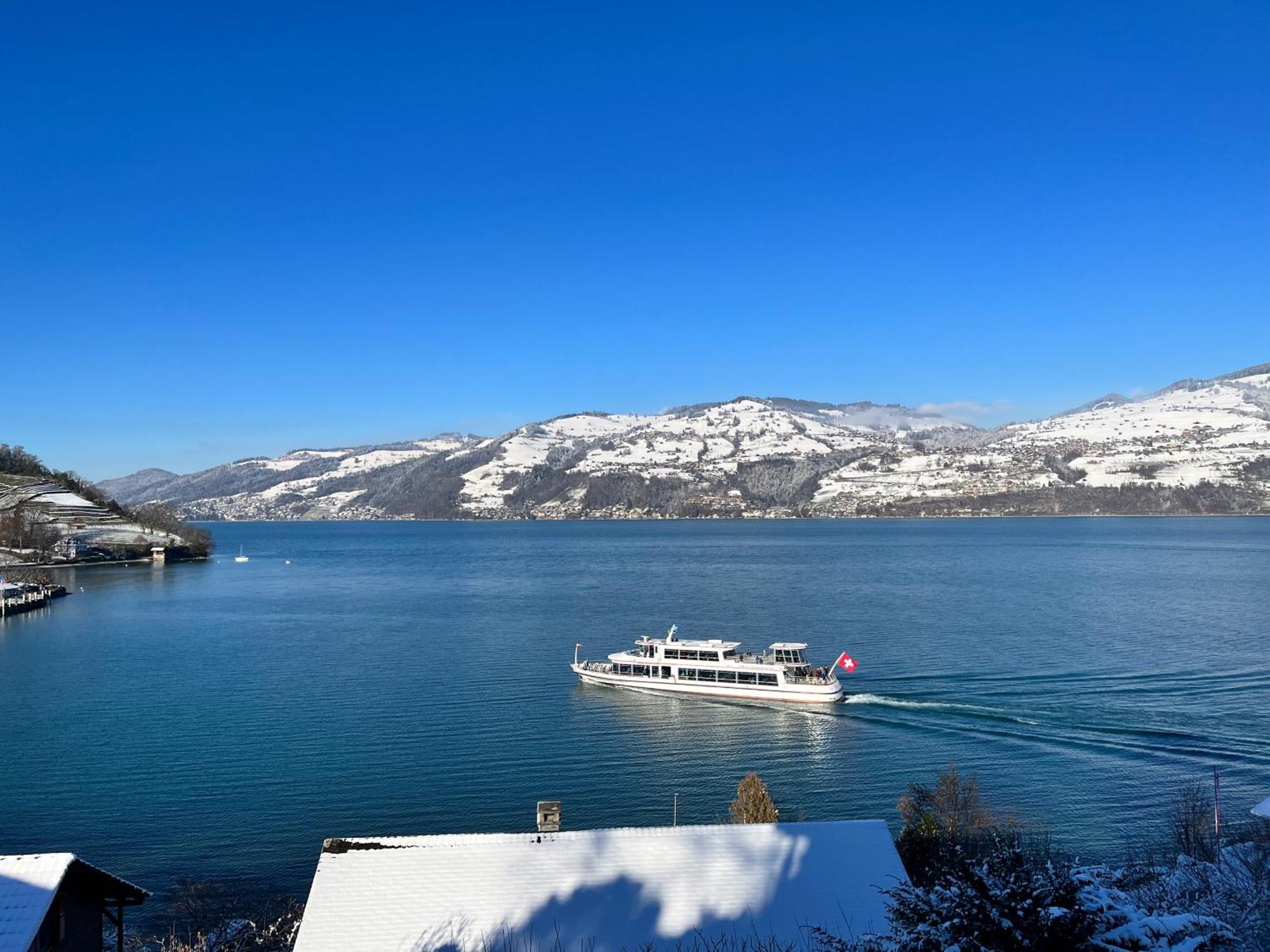 Wohnung Mit Grossartiger Seesicht Und Balkon Spiez Kültér fotó